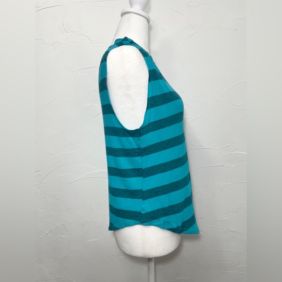 We The Free Knotted Tank Tee - Picture 4 of 10